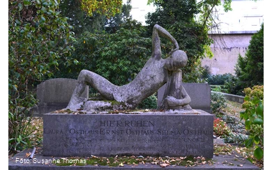 Buschey Friedhof Hagen. Grabmal Ehepaar Osthaus, g