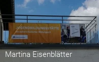 Ein Banner mit der Aufschrift "Jugendbildungsstätte"